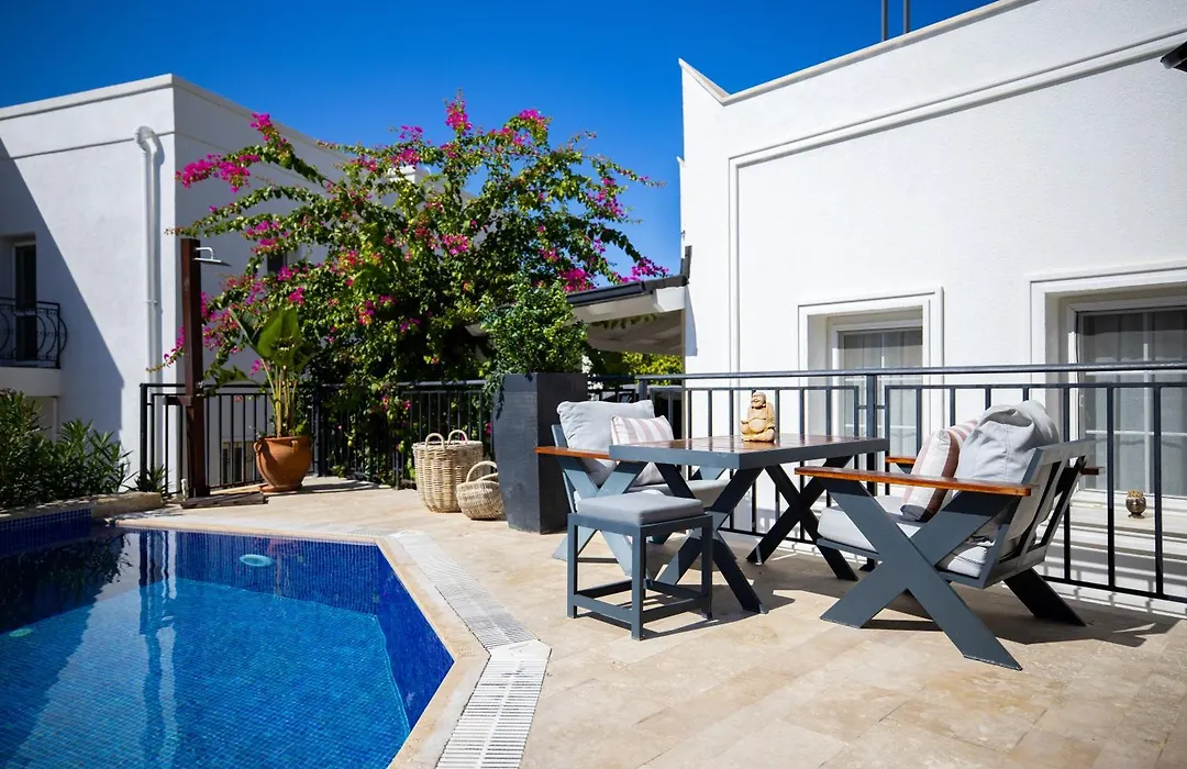 Noa Suite Hotel Only Adult-1