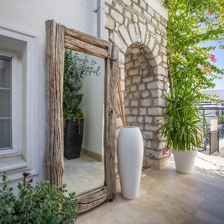 Noa Suite Hotel Only Adult-2